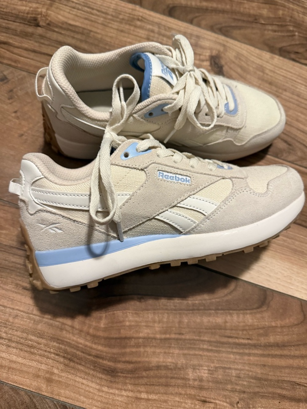 Reebok Women's Cream and Light Blue Athletic Sneakers